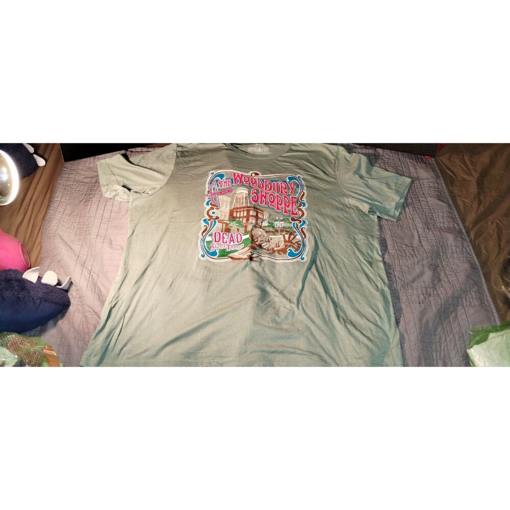 Royal Pine "The Woodbury Shoppes" Dead Stuff & Thangs Green Crew Tee 3XL